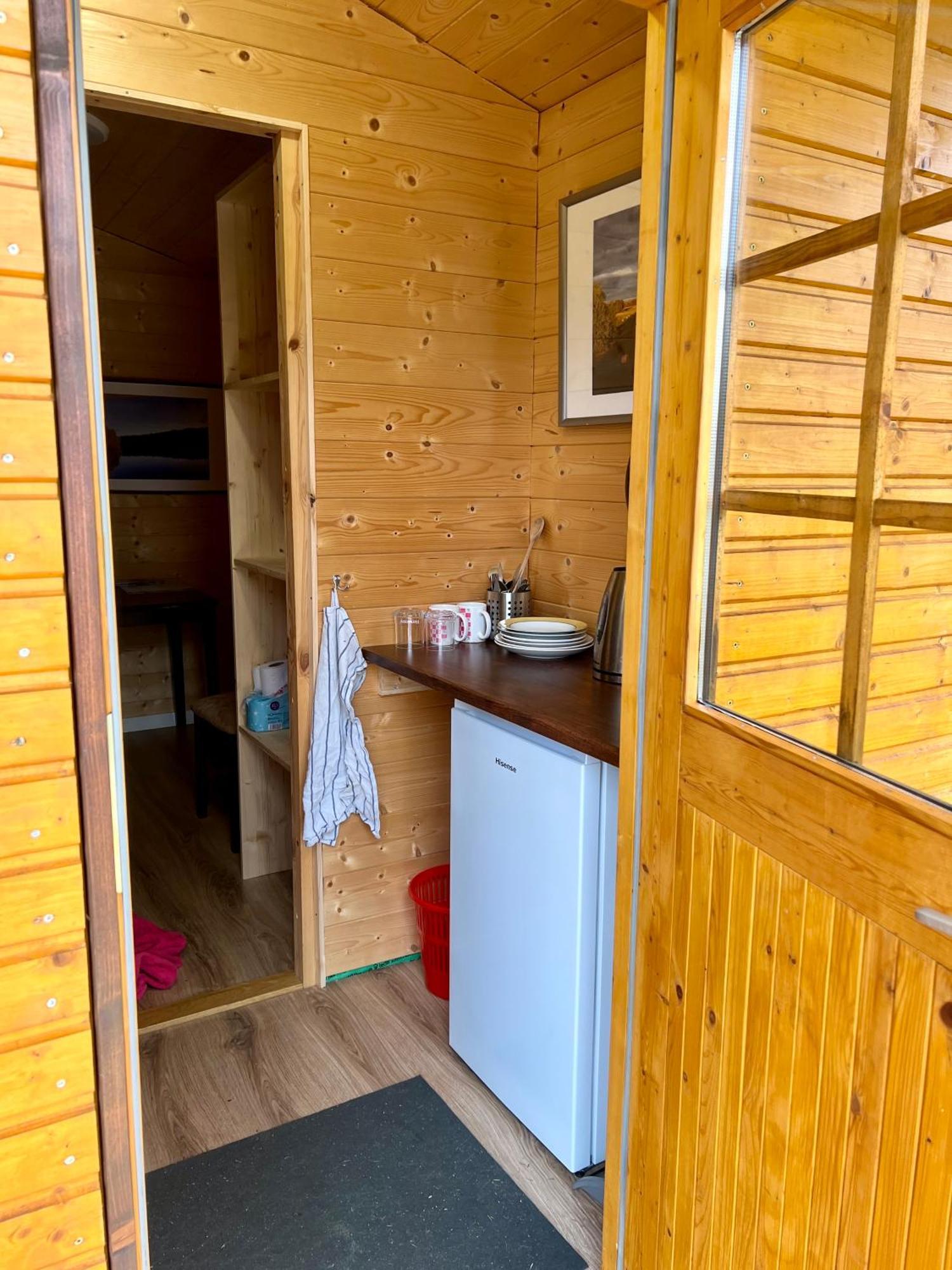 Marika Puhkekuela - Metsanurga Oeoemaja "Shared Bathroom" Ныва Экстерьер фото